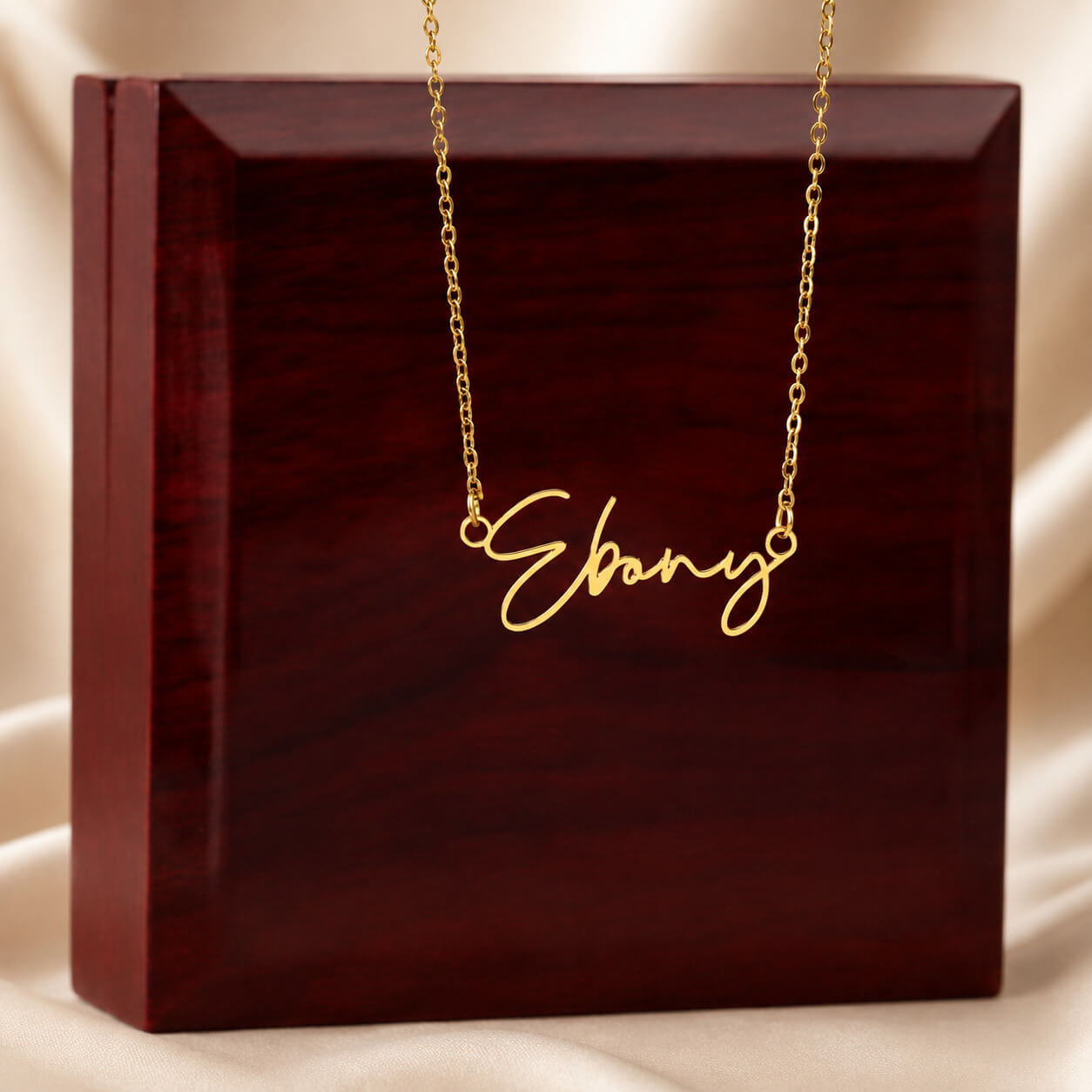 Personalized signature name necklace in gold with luxury gift box