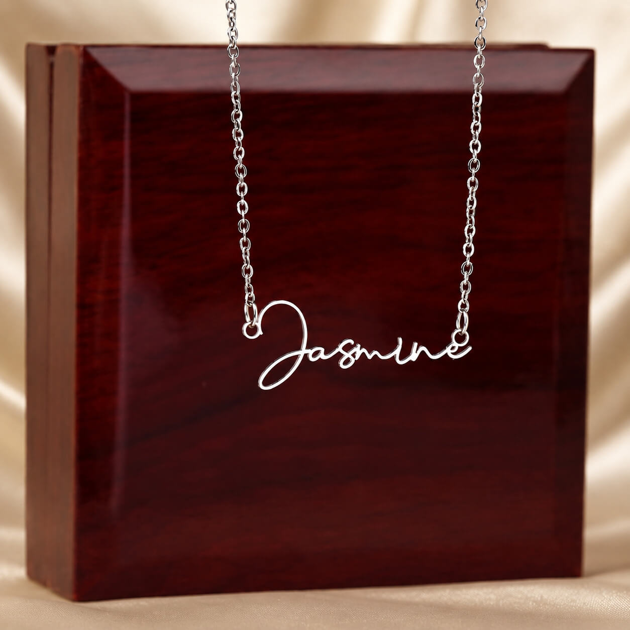 Personalized signature name necklace in silver with luxury gift box